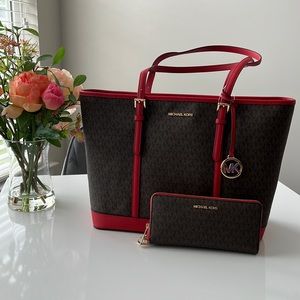 ❤️Michael Kors Red Lined Large Tote And Matching Wallet Set❤️